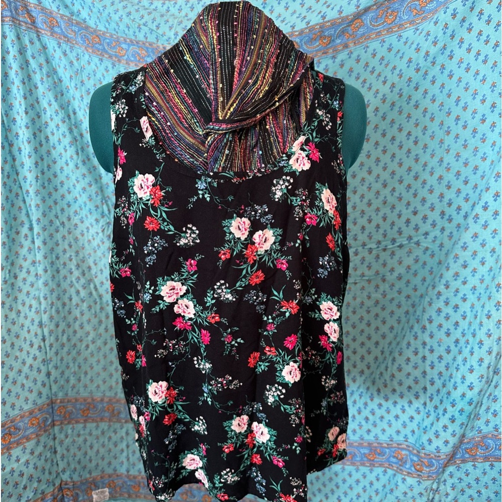 XL Old Navy black floral tank top